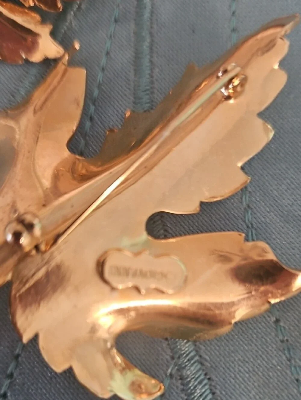Giovannio Gold Leaf Brooch and Earrings Set